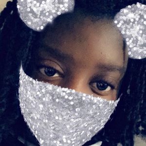Meet your Posher, Ebony